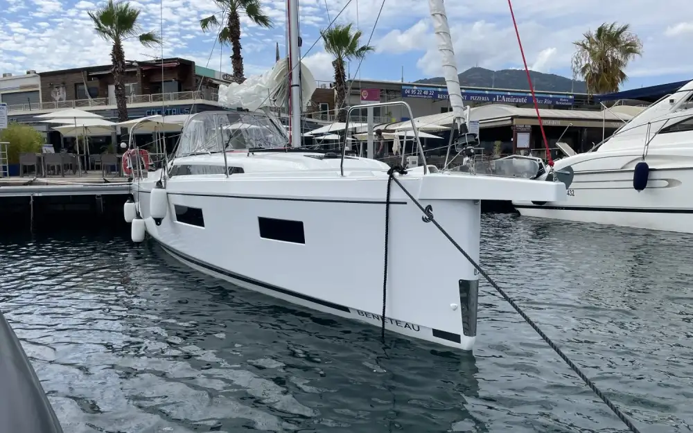 slider 5 Beneteau Oceanis 34.1