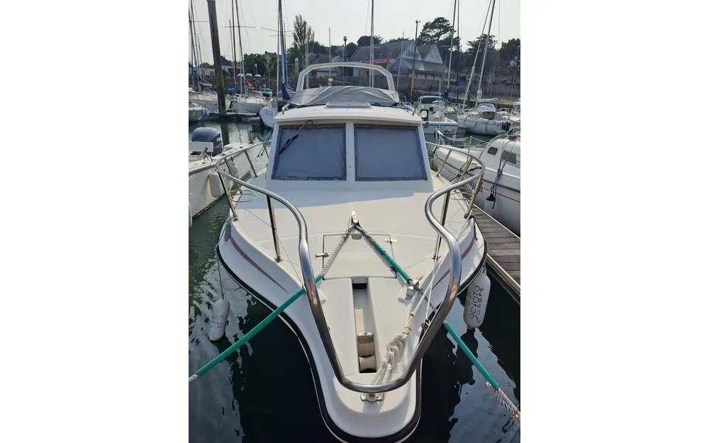slider 1 Guymarine GM 680