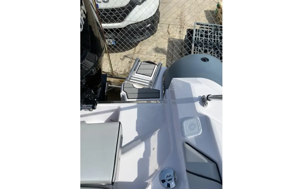 slider 11 Ranieri Cayman 23 Sport Touring