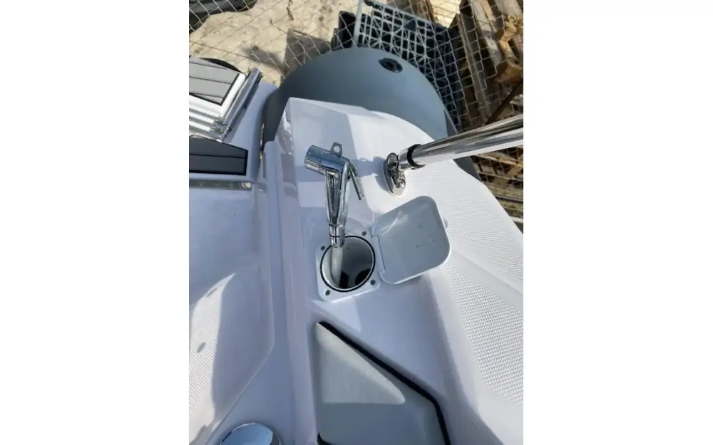 slider 8 Ranieri Cayman 23 Sport Touring