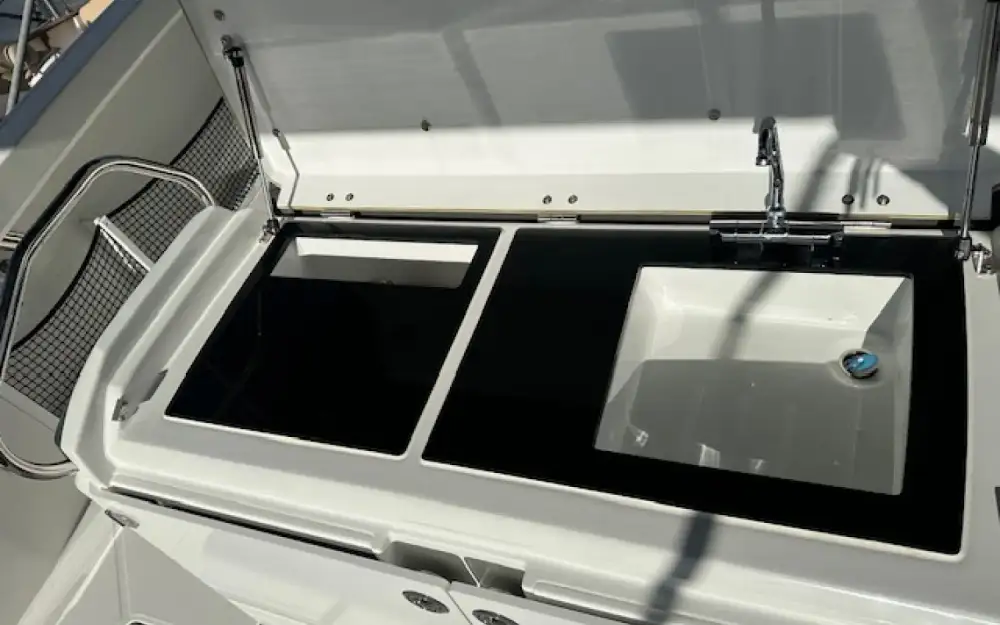 slider 10 Jeanneau Cap Camarat 9.0 CC