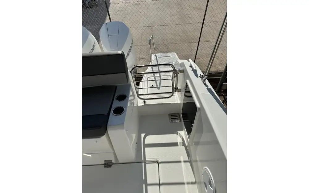 slider 29 Jeanneau Cap Camarat 9.0 CC
