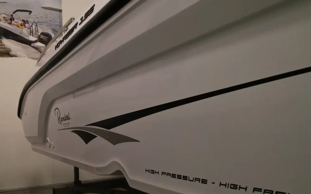 slider 9 Ranieri Voyager 19 S