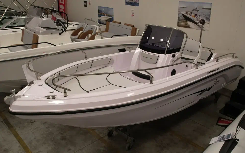 slider 12 Ranieri Voyager 19 S