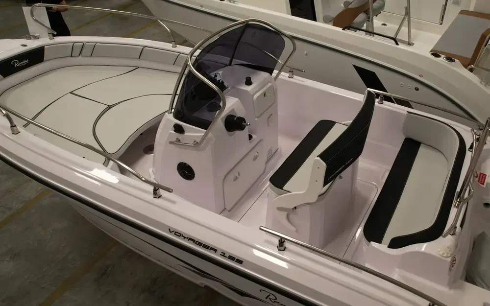 slider 16 Ranieri Voyager 19 S