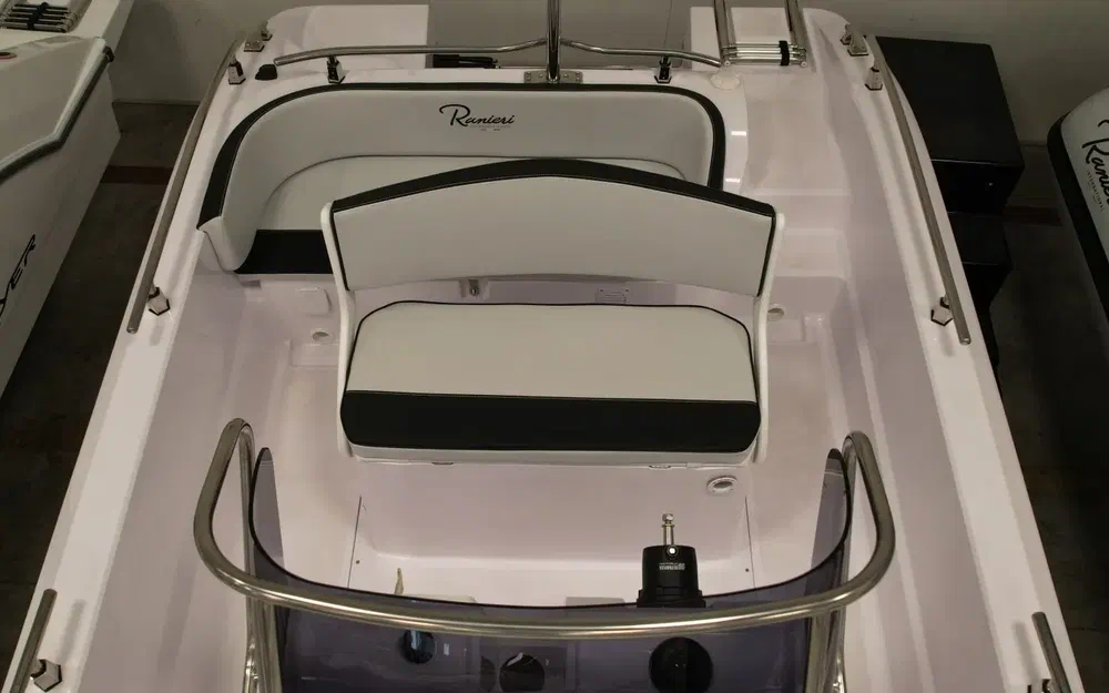slider 17 Ranieri Voyager 19 S