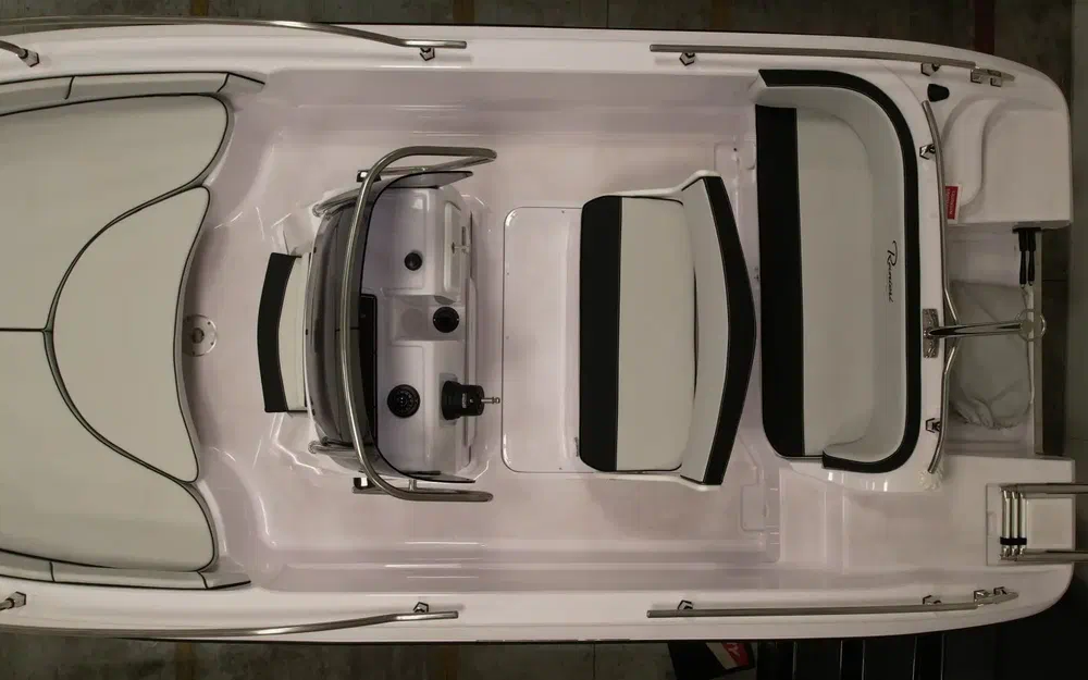 slider 4 Ranieri Voyager 19 S