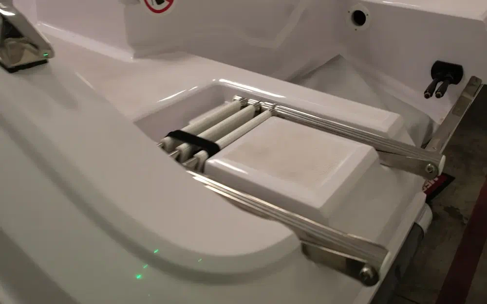 slider 7 Ranieri Voyager 19 S