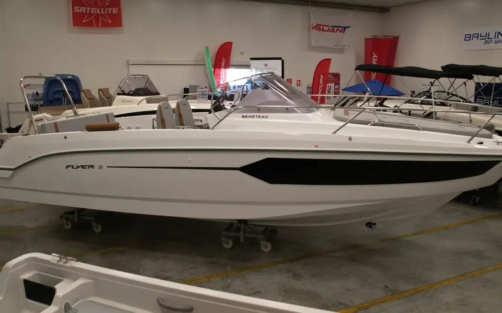 slider 4 Beneteau Flyer 8 SUNdeck V2