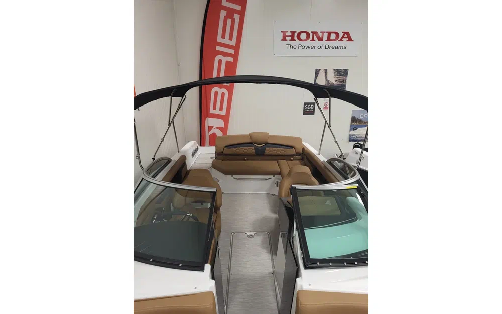 slider 6 Four Winns HD3