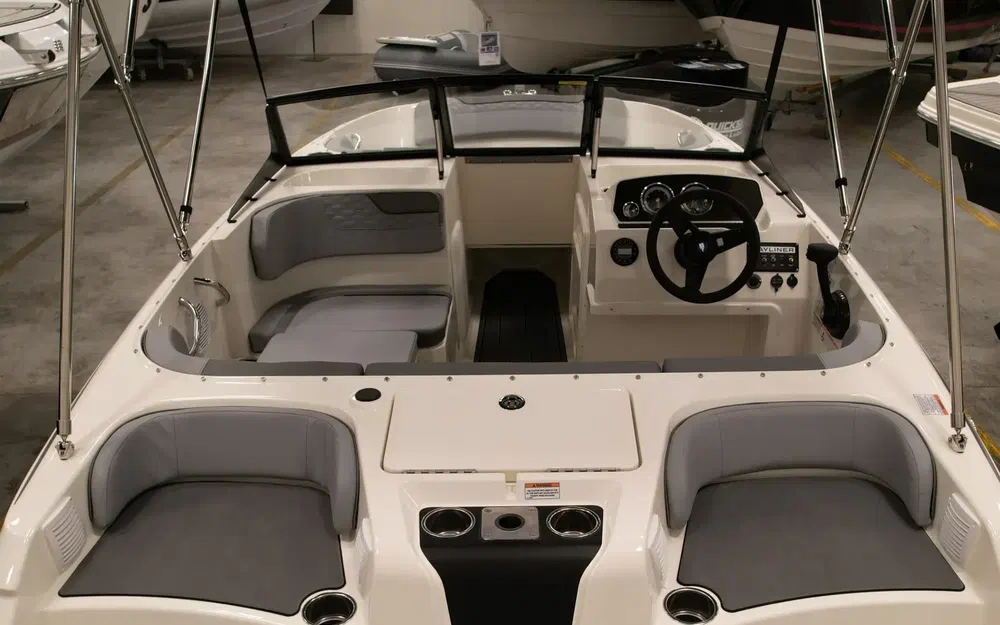 slider 2 Bayliner Element M17