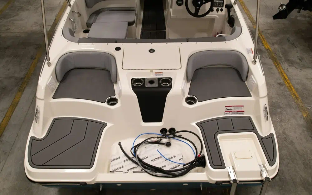 slider 6 Bayliner Element M17