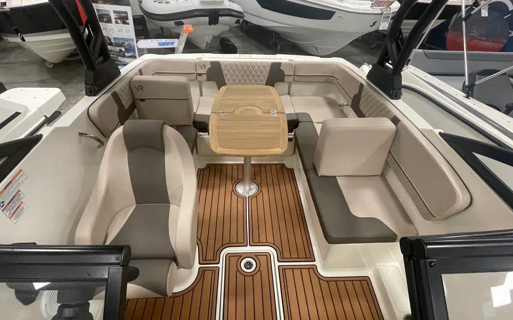 slider 2 Bayliner VR4 OB