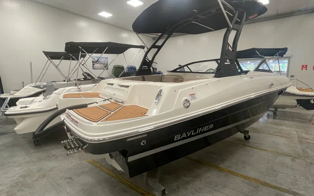 slider 0 Bayliner VR4 OB