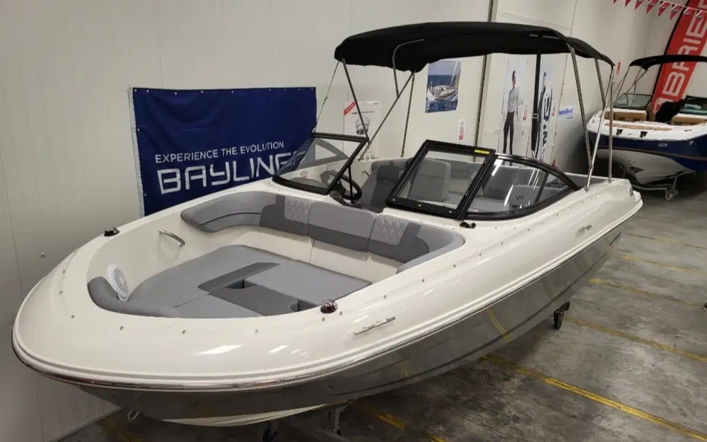 slider 8 Bayliner VR4 OB