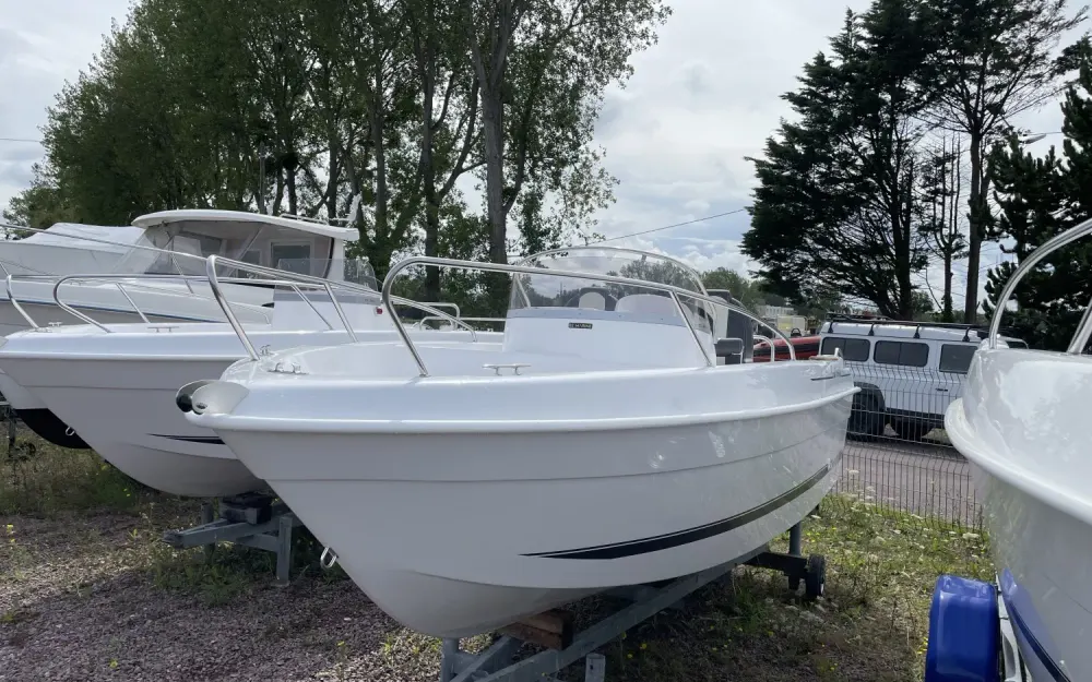 B2 MarineB2 Marine 522 Open
