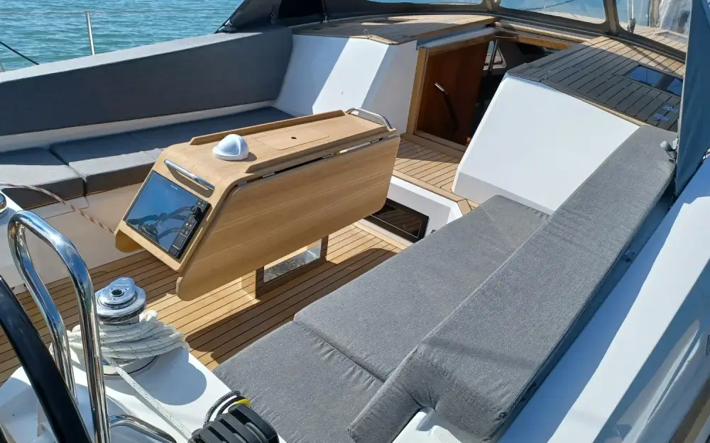 slider 32 Wauquiez Pilot Saloon 48