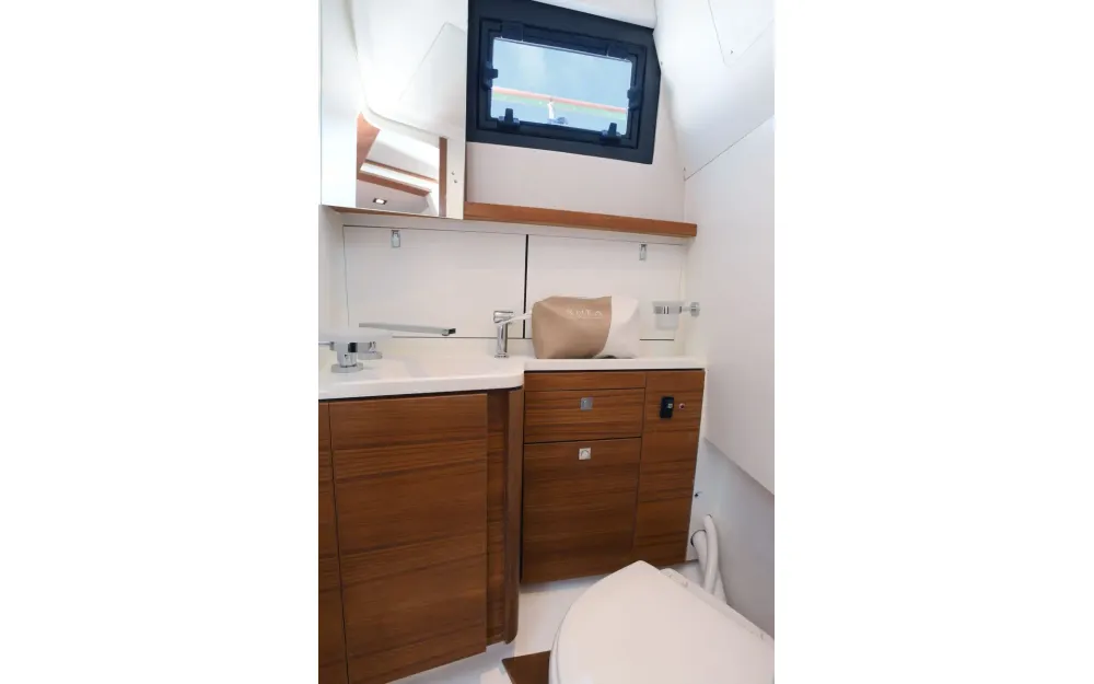 slider 12 Rhea  32 - null