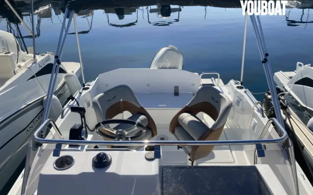 slider 2 Beneteau Flyer 6 SPACEdeck