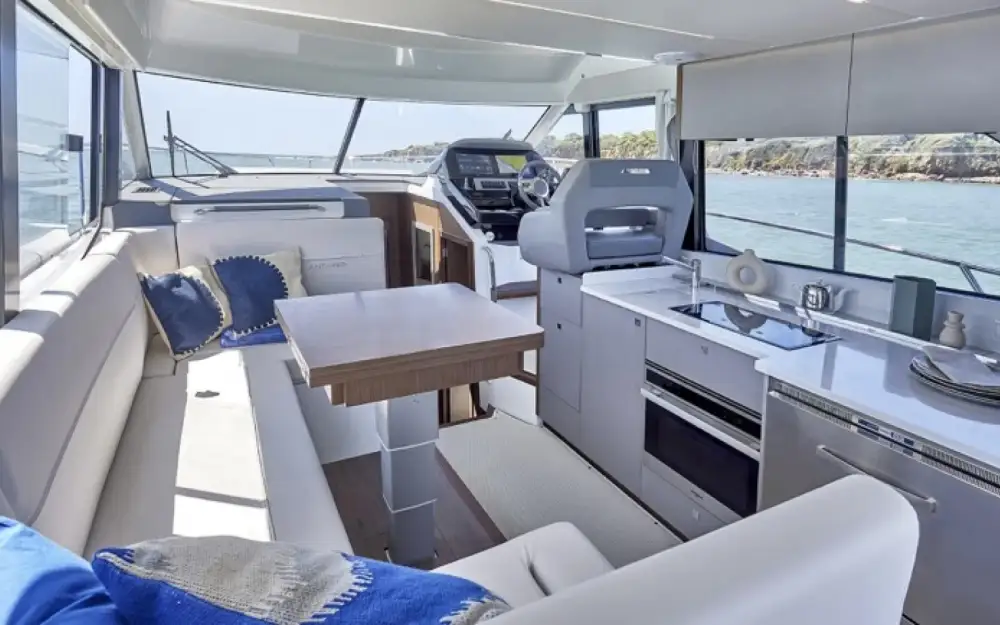 slider 9 Beneteau Antares 12