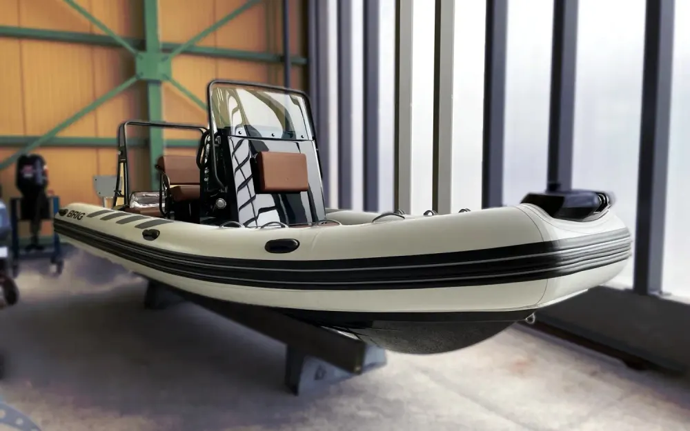 BrigNavigator 610 Luxe Hypalon