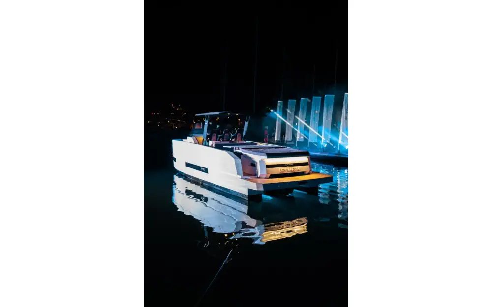 slider 5 De Antonio Yachts D32 Open