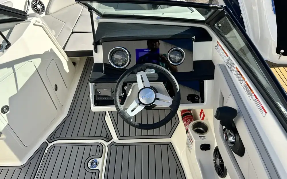 slider 14 Sea Ray  210 SPX OB