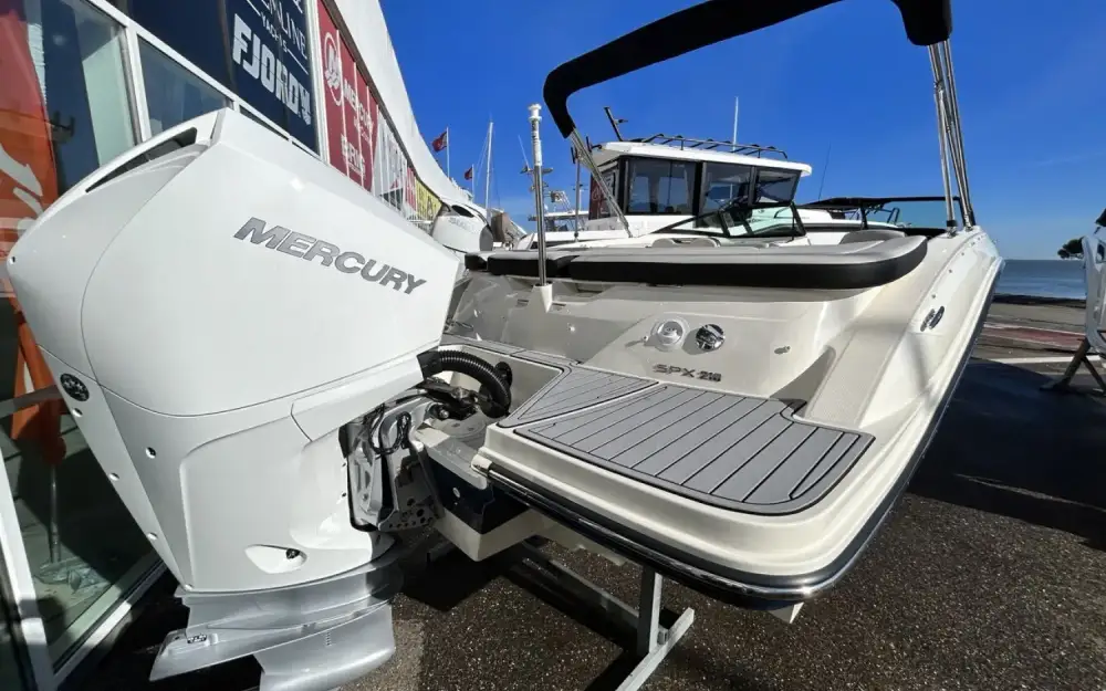 slider 3 Sea Ray  210 SPX OB