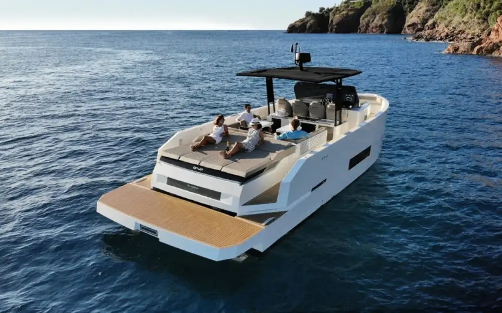 slider 1 De Antonio Yachts D42