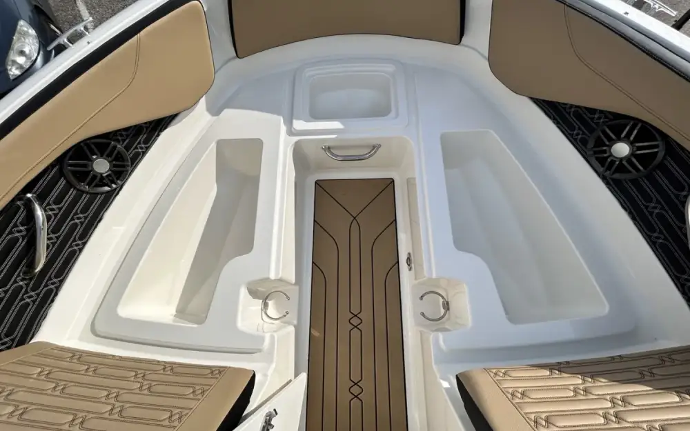slider 18 Sea Ray  210 SPX OB