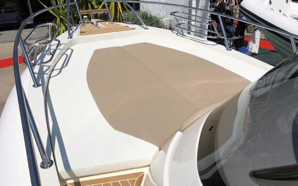 slider 6 Capelli Tempest 900