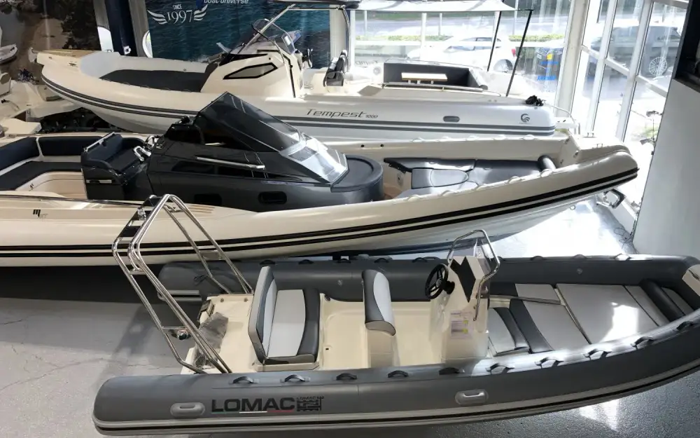 slider 9 Capelli Tempest 700