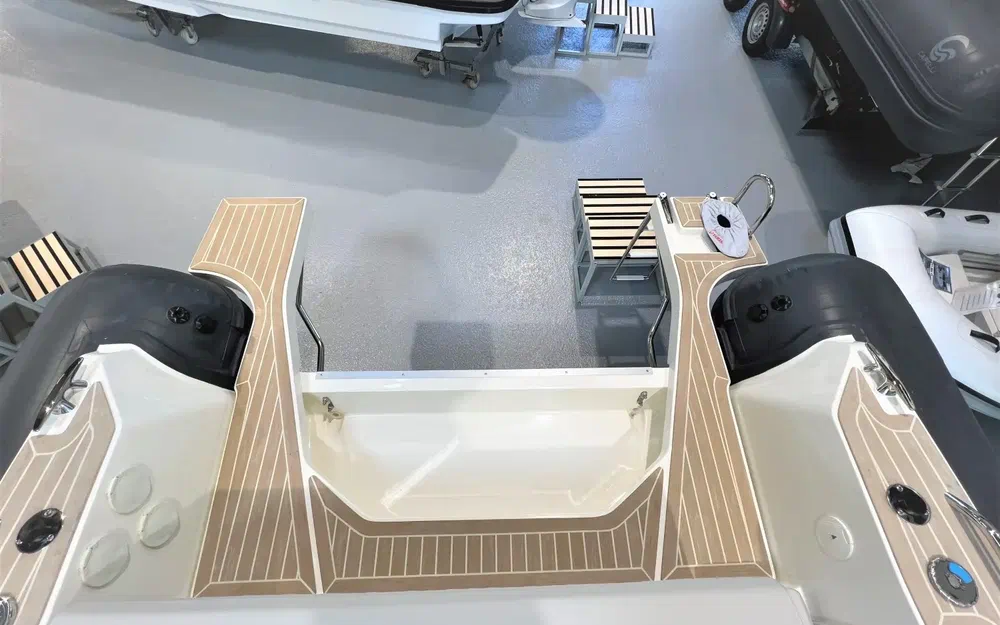 slider 10 Capelli Tempest 900