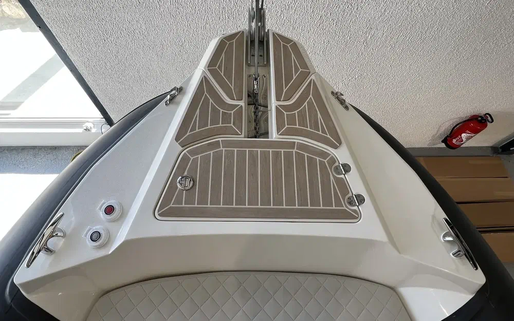 slider 13 Capelli Tempest 900