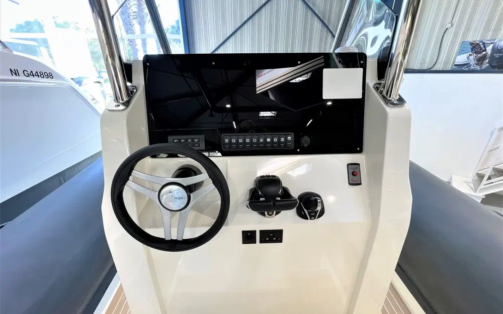 slider 4 Capelli Tempest 900