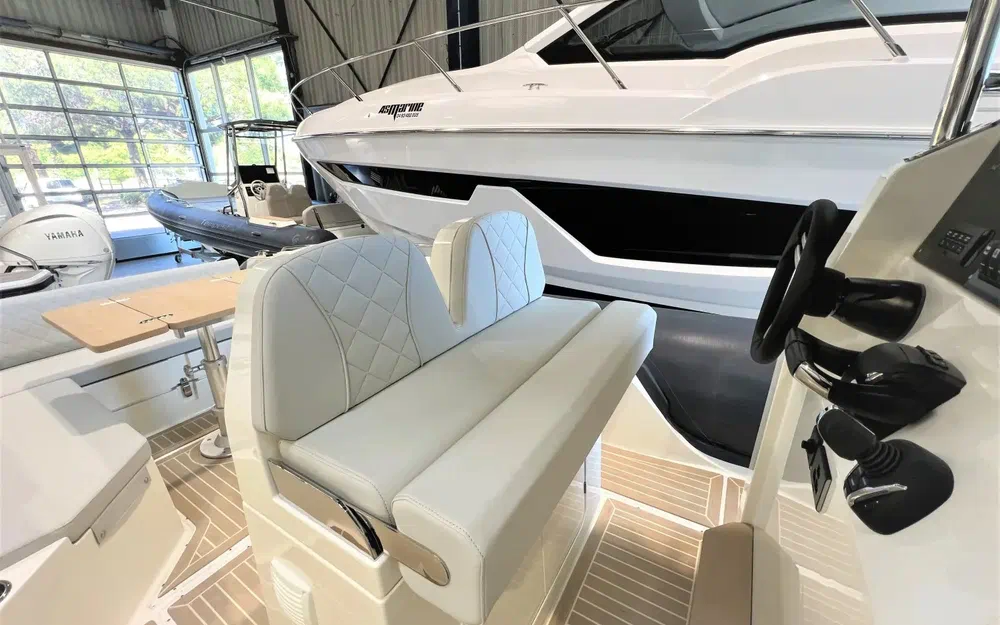 slider 6 Capelli Tempest 900