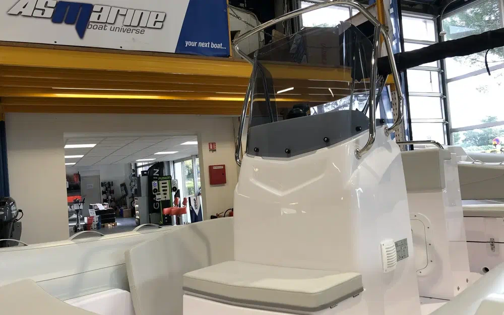 slider 7 Capelli Tempest 630