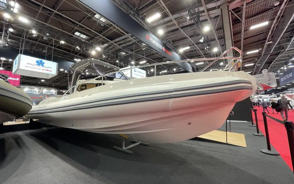 slider 9 Capelli Tempest 1000