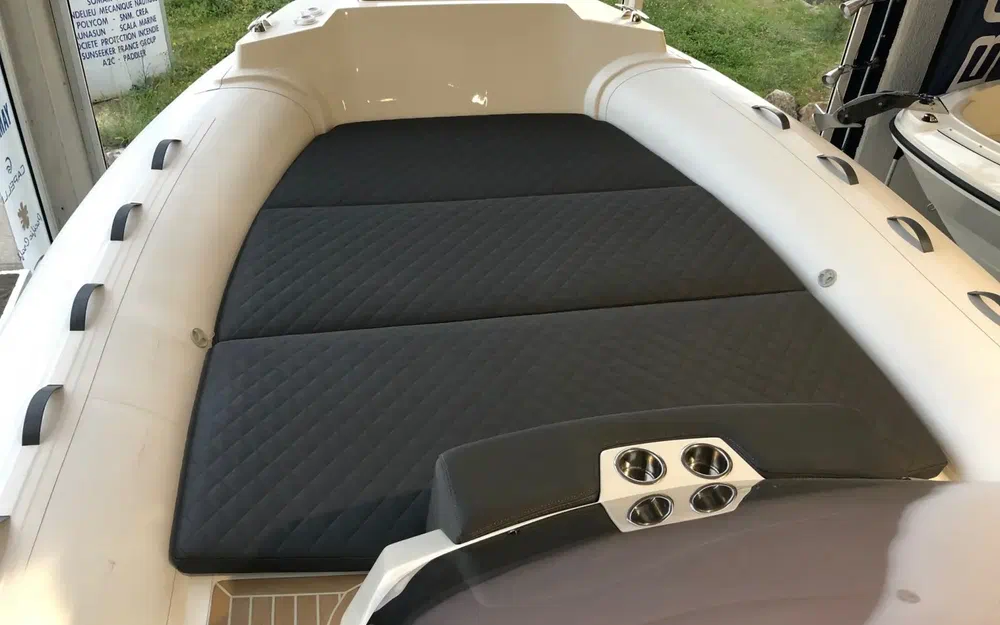 slider 11 Capelli Tempest 1000