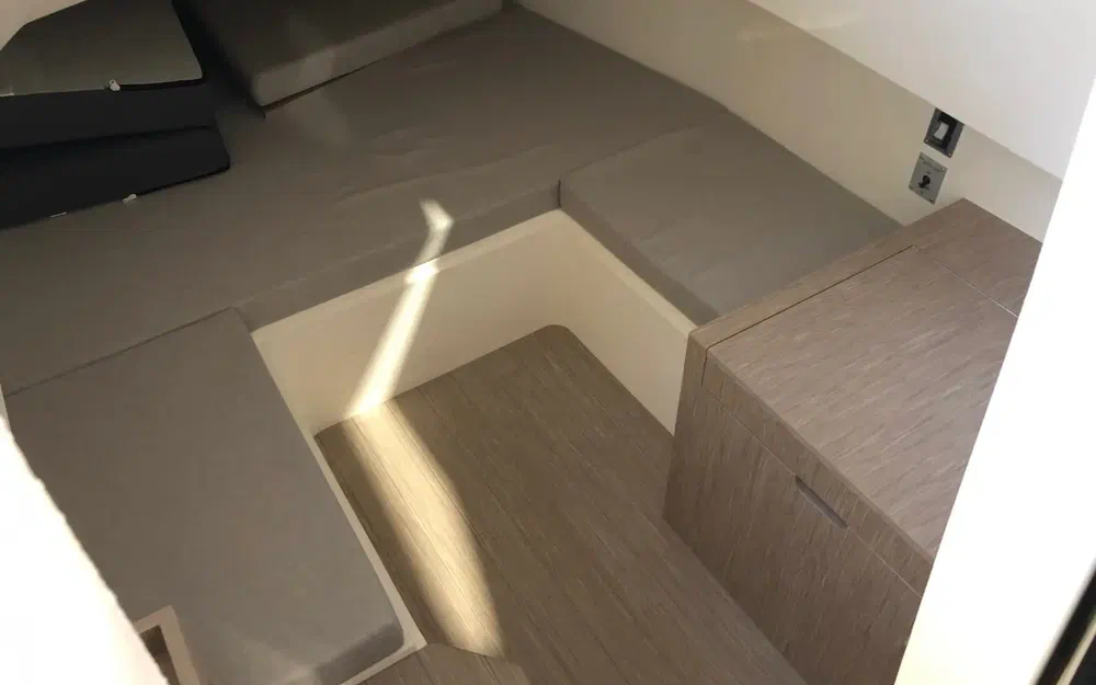 slider 8 Capelli Tempest 1000