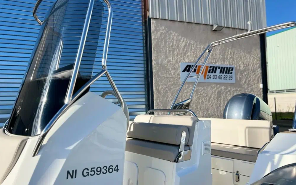 slider 9 Capelli Tempest 700