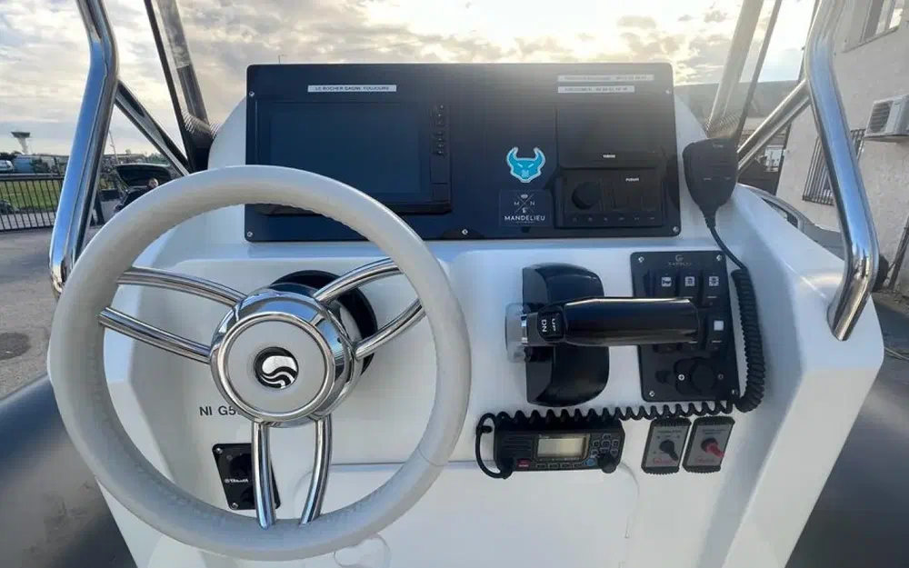 slider 12 Capelli Tempest 700