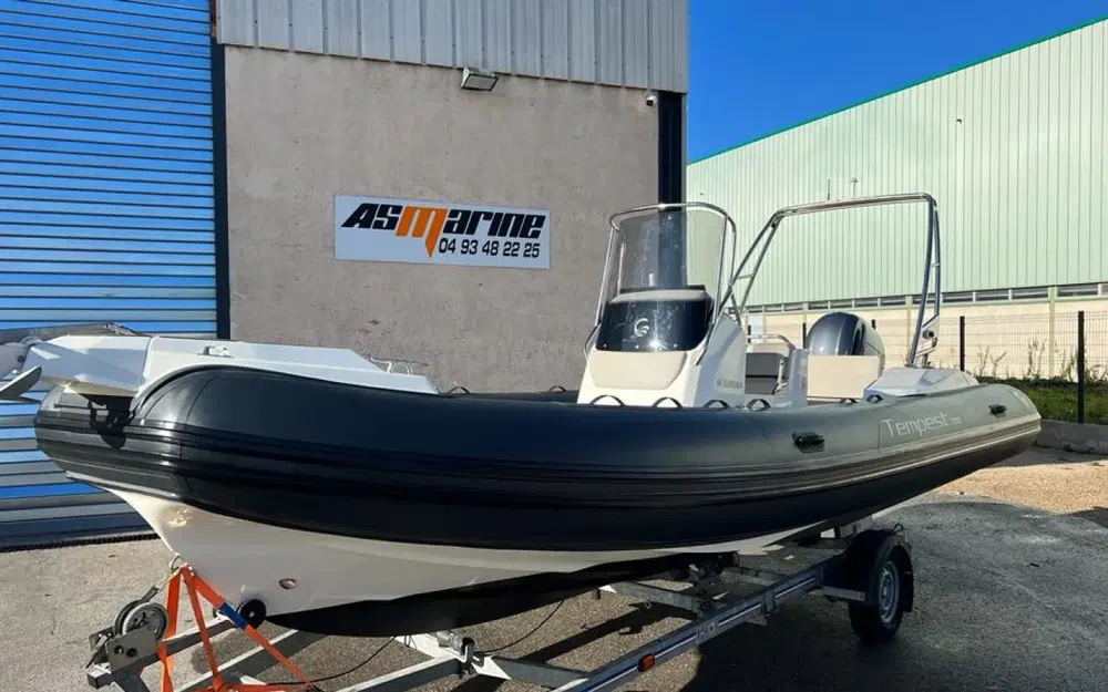 slider 1 Capelli Tempest 700