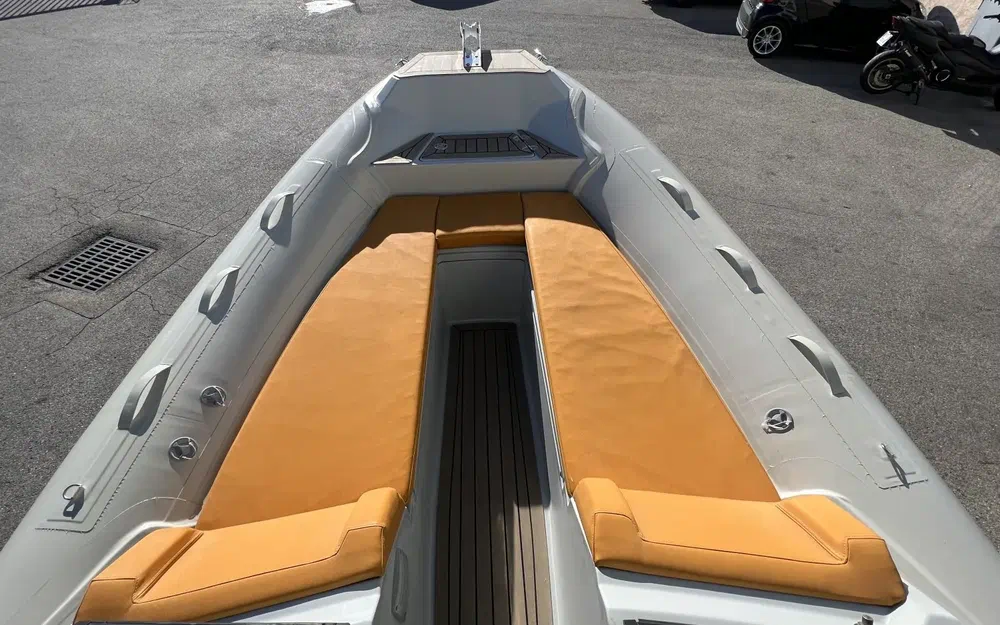 slider 9 Capelli Tempest 650