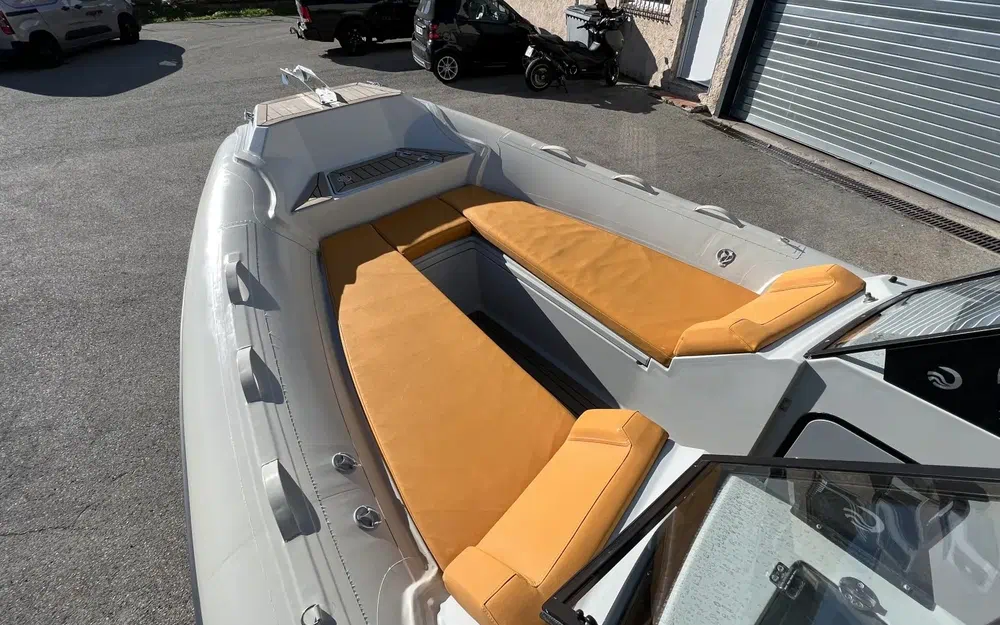 slider 11 Capelli Tempest 650