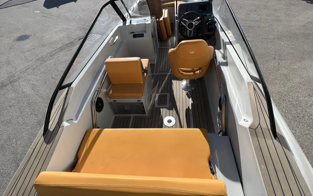 slider 16 Capelli Tempest 650