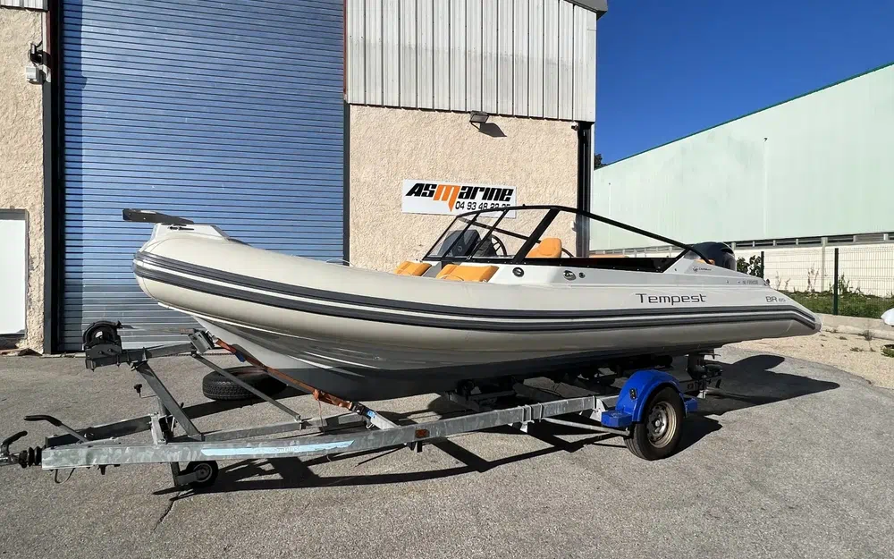 slider 1 Capelli Tempest 650