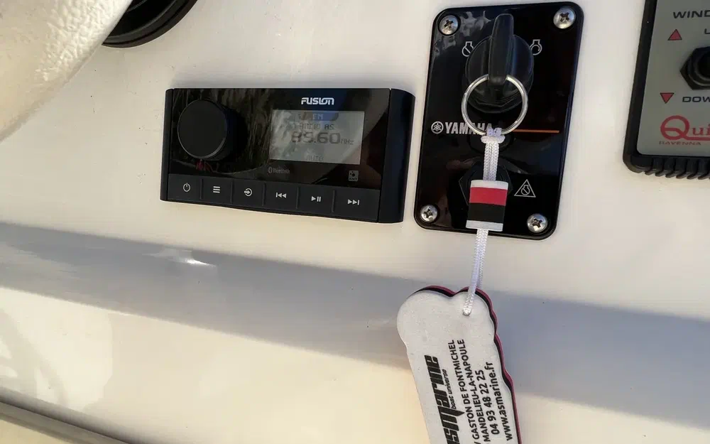 slider 11 Capelli Tempest 700