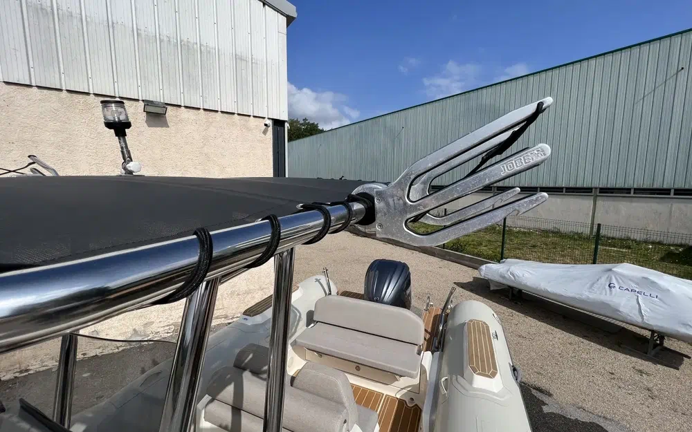 slider 11 Capelli Tempest 750