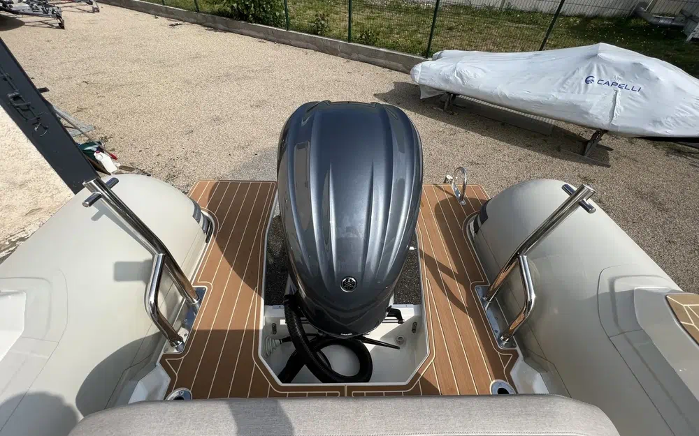 slider 18 Capelli Tempest 750